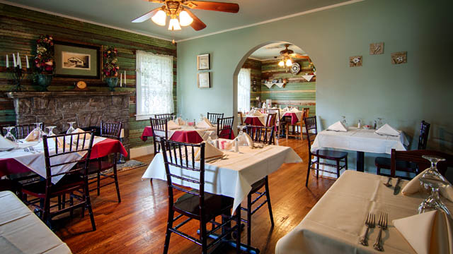 Silver Sycamore Bed & Breakfast 
